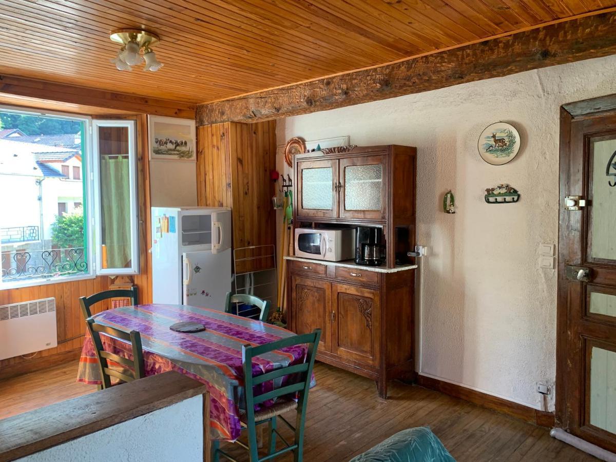 Joli Appartement Dans Une Maison Ancienne Ax-les-Thermes Eksteriør bilde