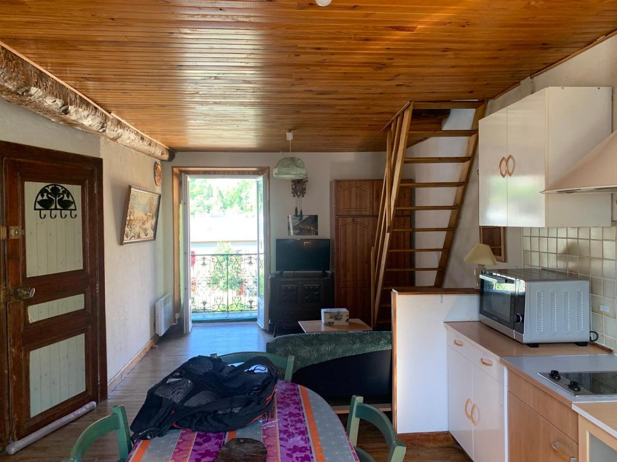 Joli Appartement Dans Une Maison Ancienne Ax-les-Thermes Eksteriør bilde